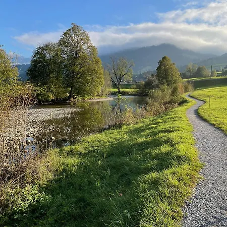 Gemuetliche Grosszuegige Altes Schulhaus *