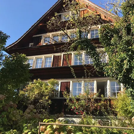 Gemuetliche Grosszuegige Altes Schulhaus Apartament *