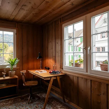 Gemuetliche Grosszuegige Altes Schulhaus *