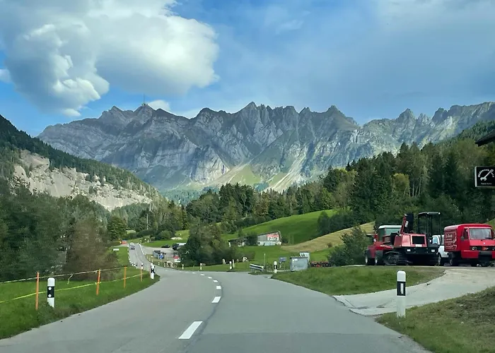Apartment Gemütliche Grosszügige Altes Schulhaus *