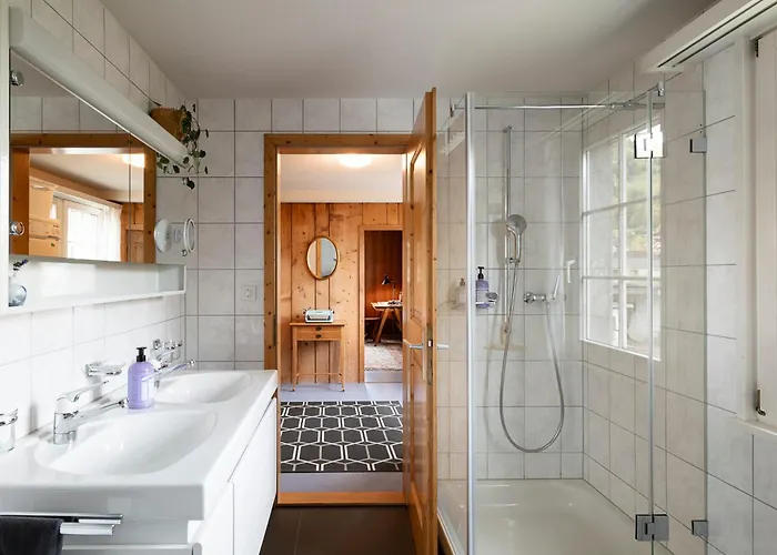 Apartment Gemütliche Grosszügige Altes Schulhaus