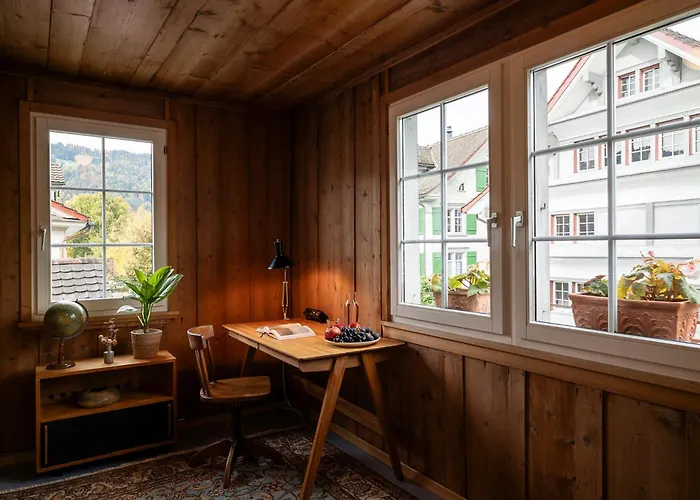 Gemuetliche Grosszuegige Altes Schulhaus *