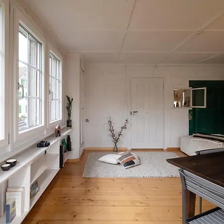 Apartamento Gemütliche Grosszügige Altes Schulhaus