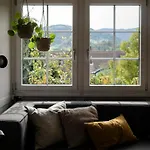 Apartment Gemütliche Grosszügige Altes Schulhaus